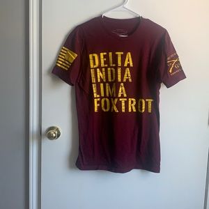 Men’s grunt style shirt. Size M